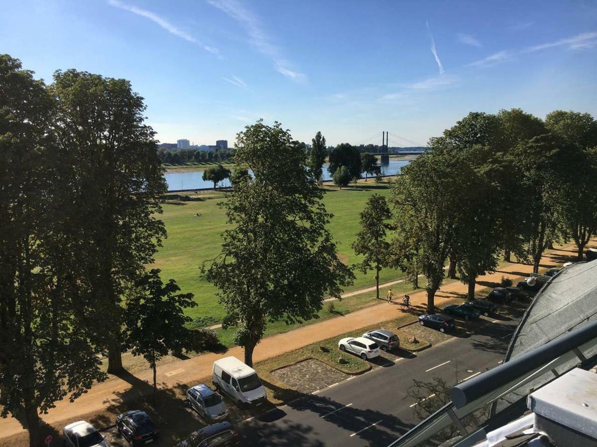 Luxury Rooftop Loft With River View 10Min To City Apartment Dusseldorf Exterior photo